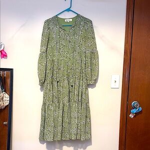 Universal Thread Green Long Sleeve V-Neck Sundress